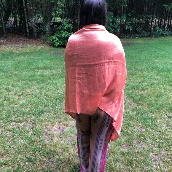 Coral Shimmery scarf - Picture 5 of 5